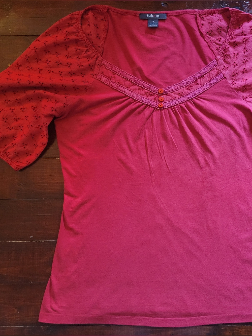 Adorable Macy's Red Style & Co. Eyelet Sleeve Top Size M EUC